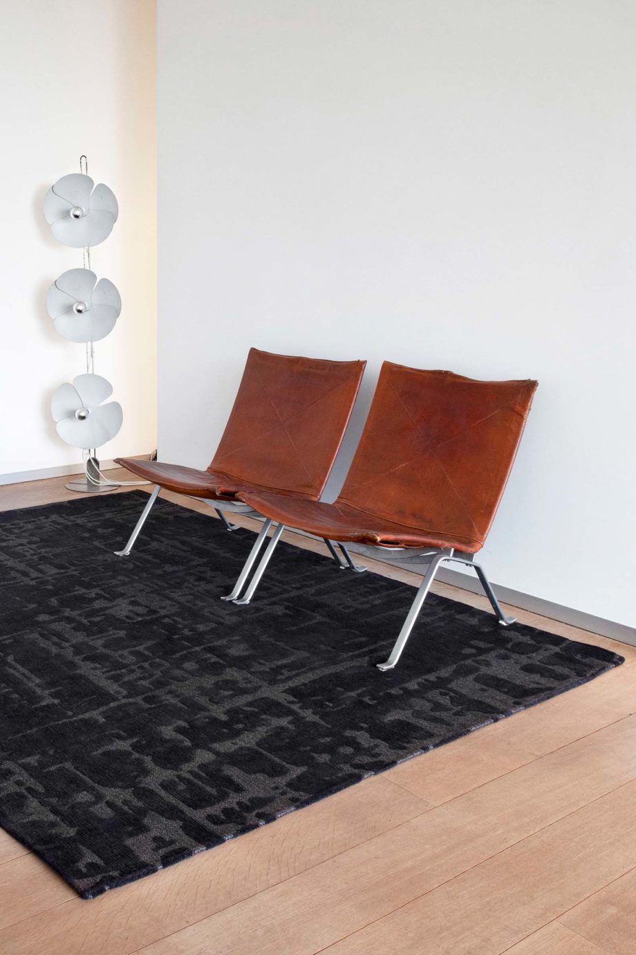 Louis De Poortere tapis CA 9200 Structures Baobab Black Water interior 2